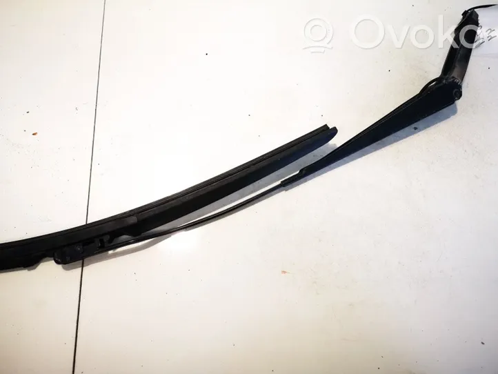 Ford Mondeo Mk III Front wiper blade arm 1s7117526ab