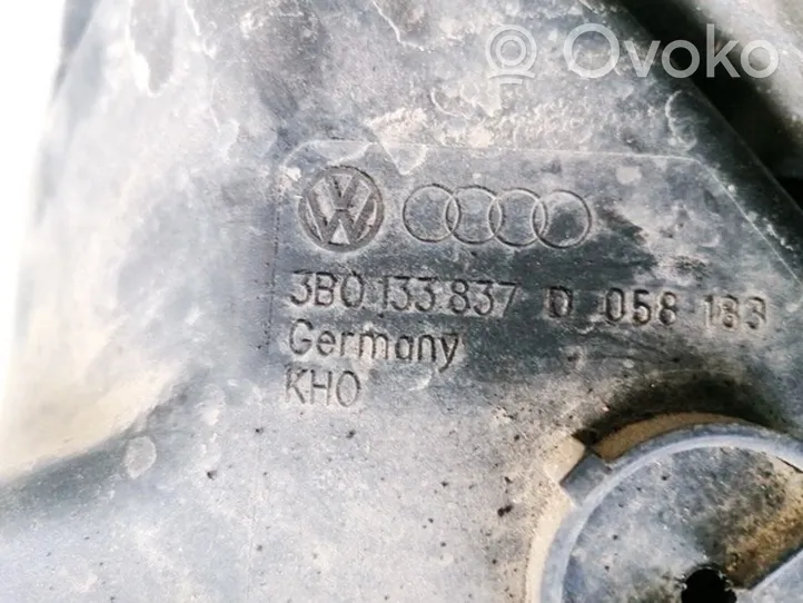 Audi A4 S4 B5 8D Obudowa filtra powietrza 3B0133837D
