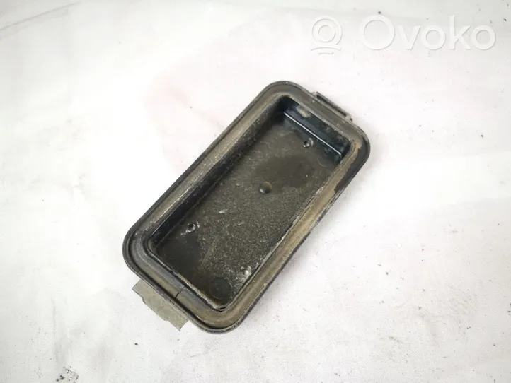 Volkswagen Bora Cache-poussière de phare avant 96359600