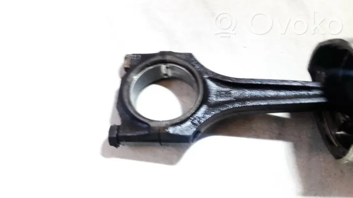 Opel Corsa B Piston avec bielle 