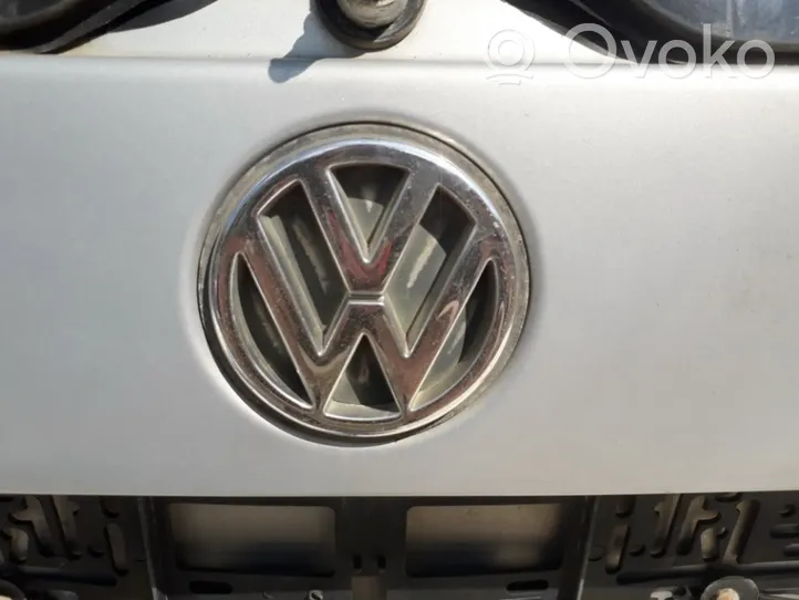 Volkswagen PASSAT B4 Ražotāja emblēma 