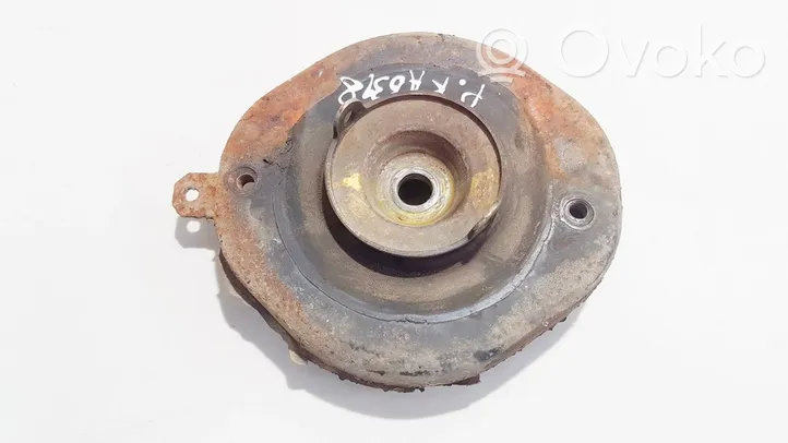 Renault 19 Mocowanie sprężyny amortyzatora 7700793723k