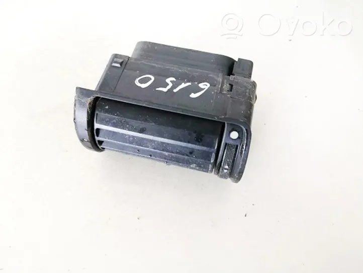 Audi A4 S4 B5 8D Griglia di ventilazione centrale cruscotto 8d1820901