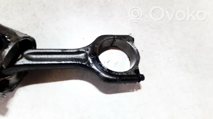 Ford Focus C-MAX Piston with connecting rod 