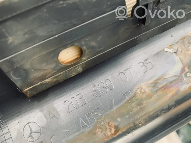 Mercedes-Benz C W203 Priekinio slenksčio apdaila (vidinė) a2036800735