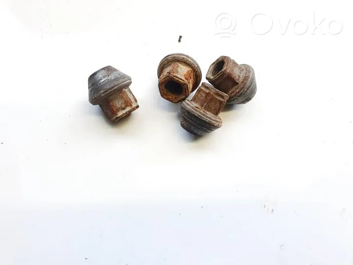 Ford Kuga I Nuts/bolts 