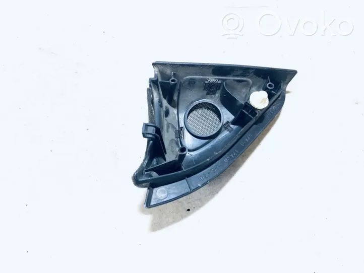 Toyota Corolla E120 E130 Grilles/couvercle de haut-parleur latéral 6749112480