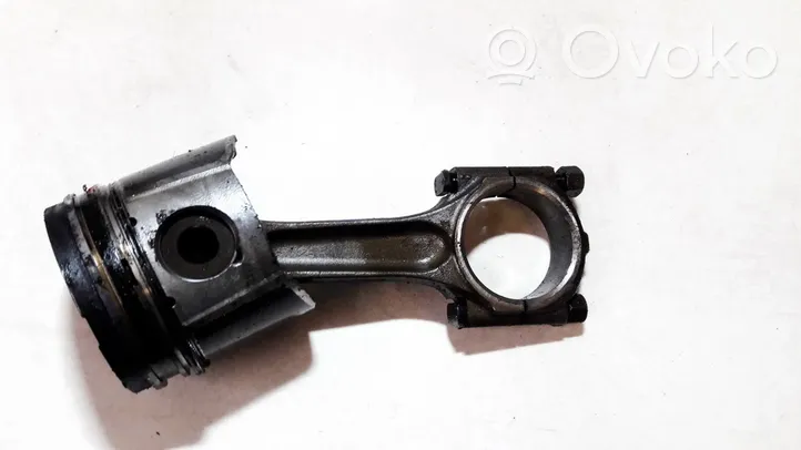 Citroen Xsara Picasso Piston with connecting rod 