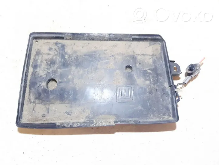 Subaru Outback Support boîte de batterie 82122aj000