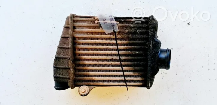 Volkswagen PASSAT B4 Chłodnica powietrza doładowującego / Intercooler 