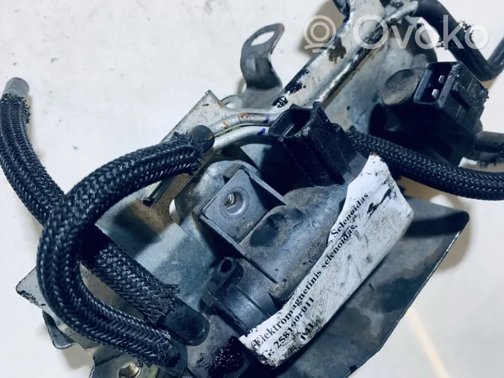 Toyota RAV 4 (XA30) Solenoidinis vožtuvas 258190r011