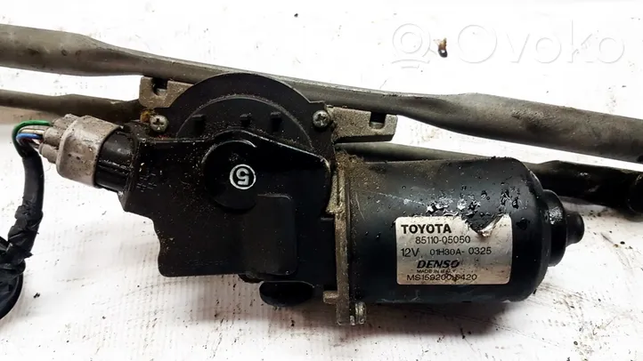 Toyota Avensis T250 Motor del limpiaparabrisas 8511005050