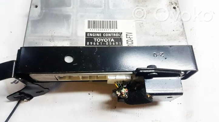 Toyota Avensis T250 Calculateur moteur ECU 8966105691