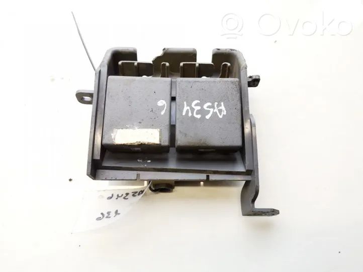 Ford Ranger Variklio dangčio (kapoto) rankenėlė ur5664275