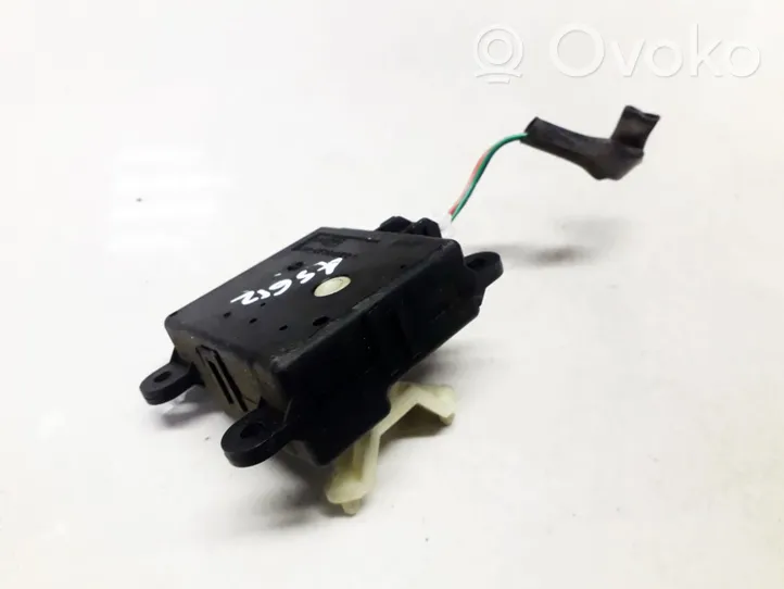 Nissan Primera Moteur / actionneur de volet de climatisation 3T07030840