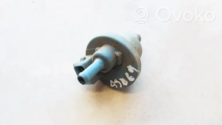 Volkswagen Golf III Valve vacuum 0280142162