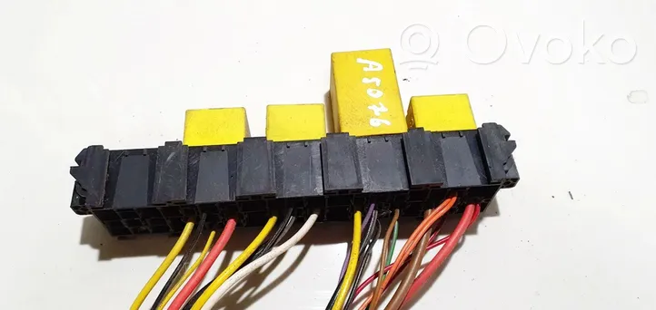 Renault Trafic II (X83) Fuse box set 7703297572