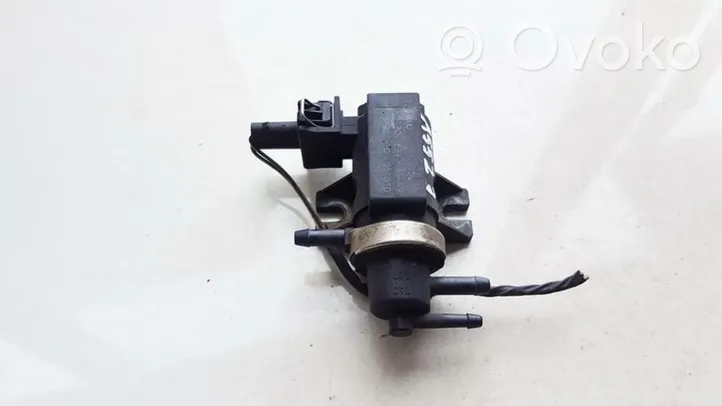 Volkswagen PASSAT B4 Turboahtimen magneettiventtiili 1H0906627