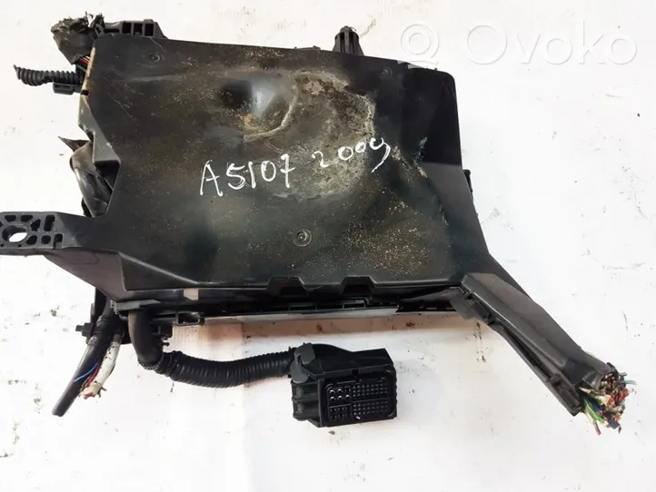 Toyota Avensis T270 Fuse box set 9099XA1