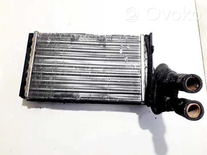 Volkswagen PASSAT B5 Radiateur de chauffage 8d1819031b