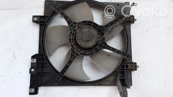 Subaru Legacy Aro de refuerzo del ventilador del radiador 8207300