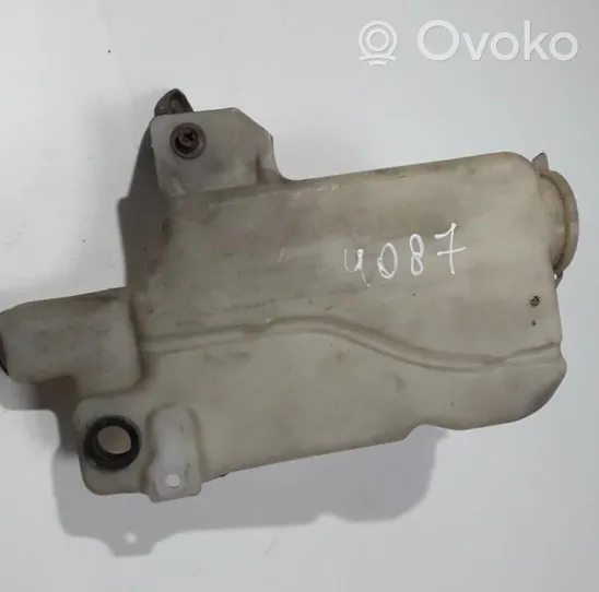 Mazda 121 Zbiornik płynu do spryskiwaczy szyby przedniej / czołowej 860141207