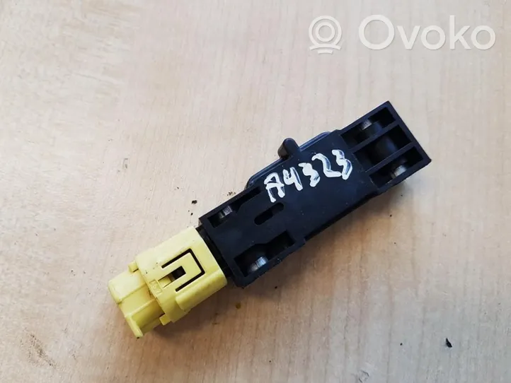 Mitsubishi Grandis Airbagsensor Crashsensor Drucksensor W002T11091