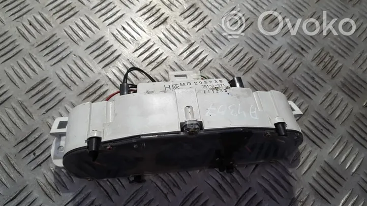 Mitsubishi Pajero Spidometrs (instrumentu panelī) mr298738
