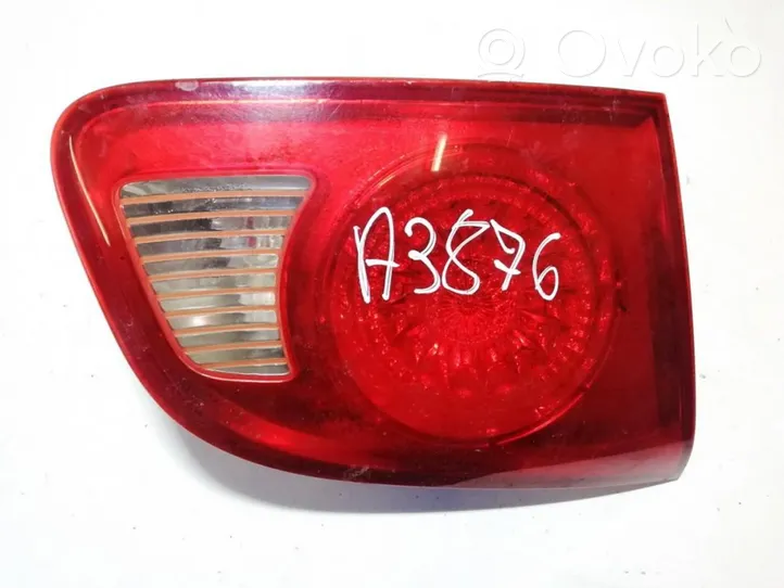 Hyundai Santa Fe Lampy tylnej klapy bagażnika 924052b000