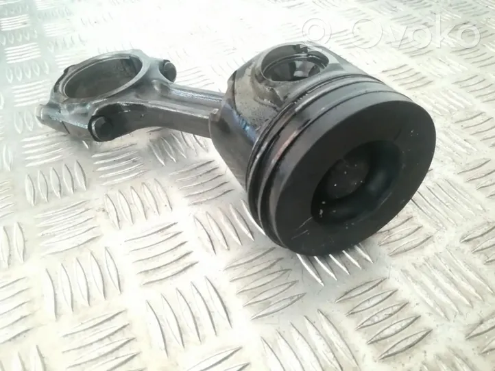 KIA Sorento Piston avec bielle j5ae