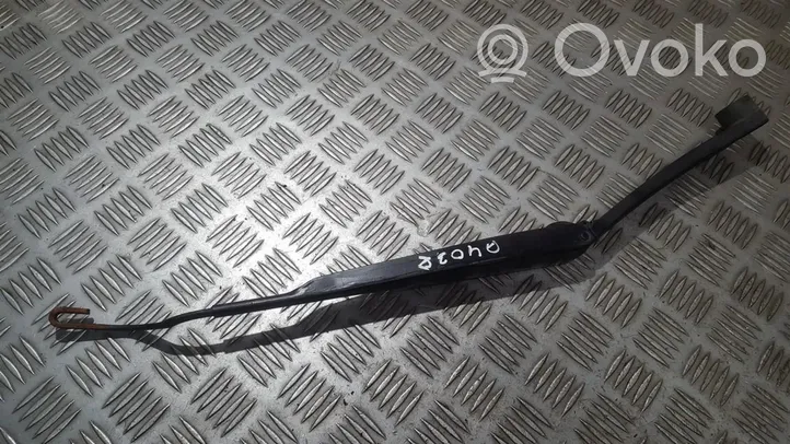 Hyundai Santa Fe Front wiper blade arm b9697