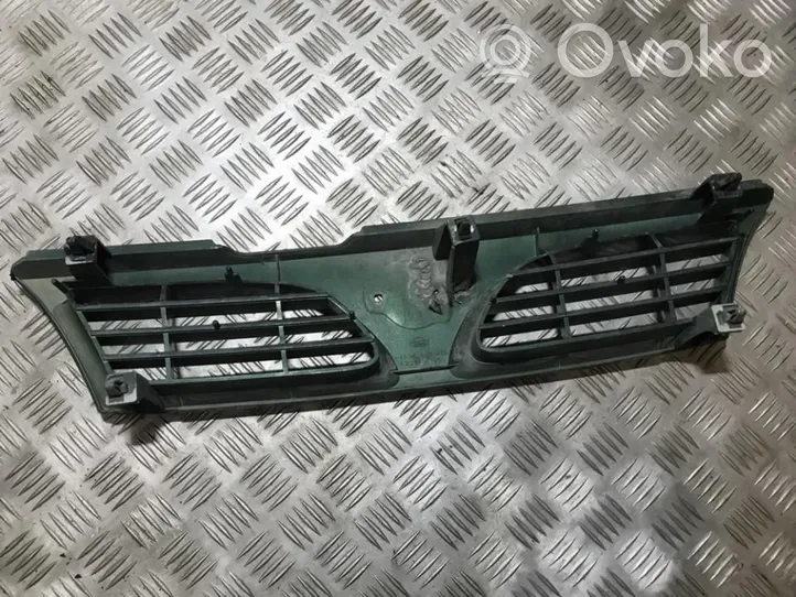 Nissan Almera Grille de calandre avant 623100n000