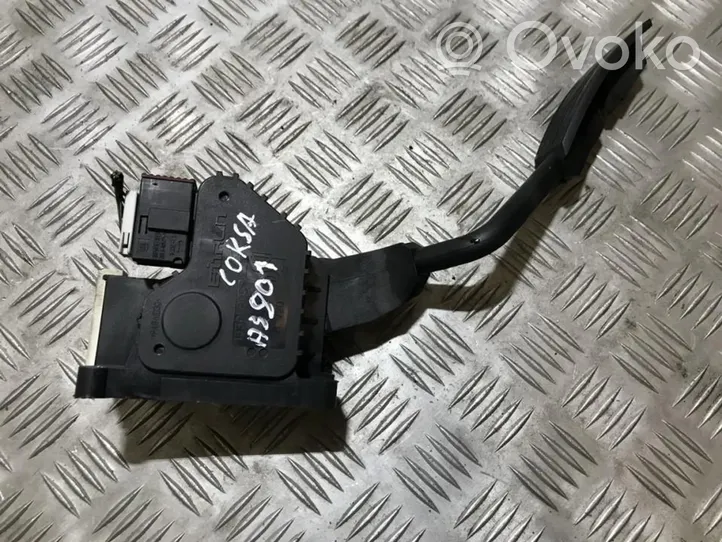 Opel Corsa D Accelerator throttle pedal 13305805