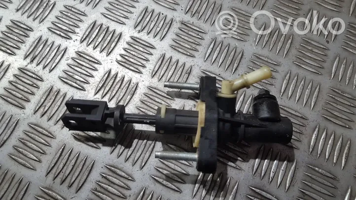 Toyota Yaris Główny cylinder sprzęgła 