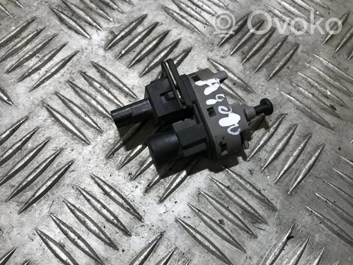 Ford Mondeo Mk III Brake pedal sensor switch 1s7t13480aa