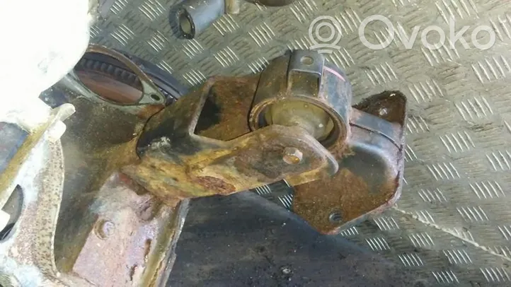 Hyundai Sonata Engine mount bracket 