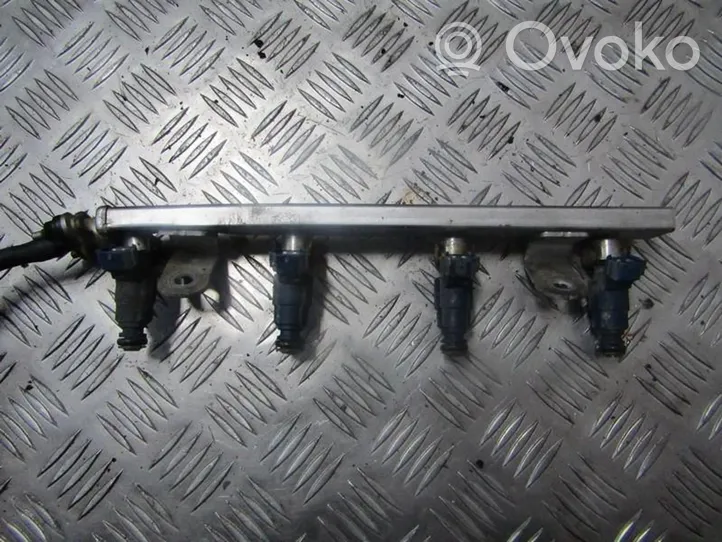 KIA Venga Kraftstoffverteiler Einspritzleiste Verteilerrohr 353102B000