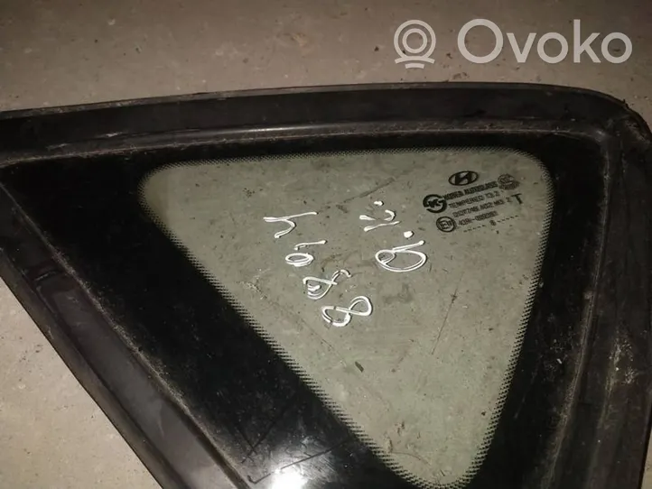 Hyundai i30 Szyba karoseryjna tylna 