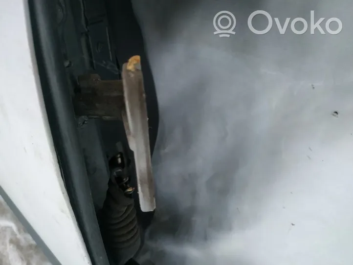 Volvo V50 Zawias górny drzwi 