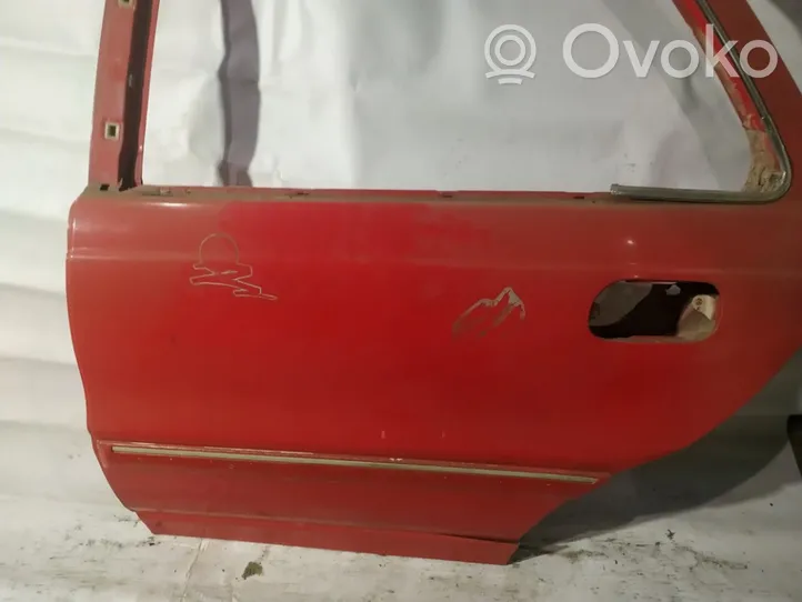Hyundai Lantra I Drzwi tylne raudonos