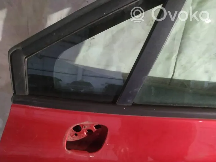 Renault Clio IV Etuoven lasin muotolista 