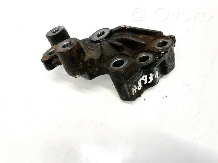 Honda CR-V Engine mounting bracket 