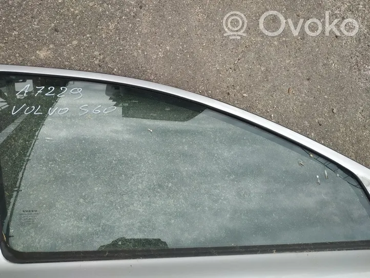 Volvo S60 Vitre de fenêtre porte avant (4 portes) 