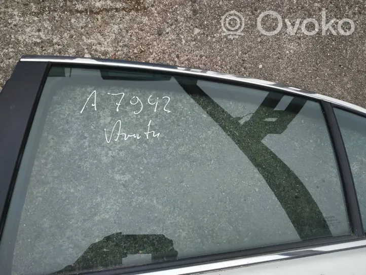 Toyota Avensis T270 Fenster Scheibe Tür hinten 