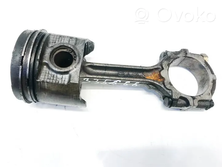 Nissan Almera N16 Piston avec bielle 