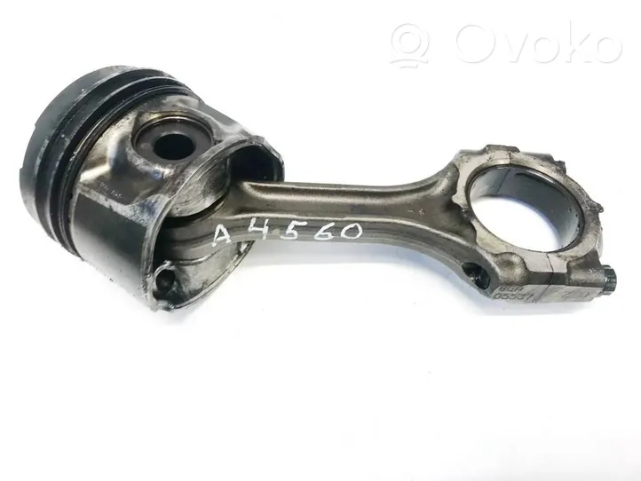 KIA Carens I Piston with connecting rod 