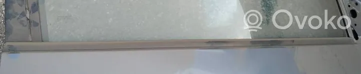 Nissan Almera Tino Priekinių durų stiklo apdaila 