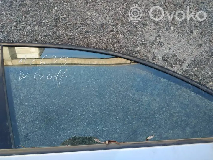 Volkswagen Golf V Etuoven ikkunalasi, neliovinen malli 