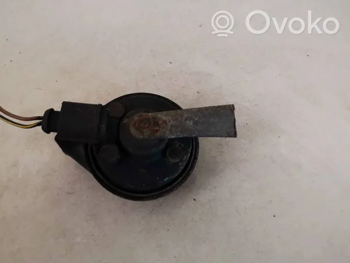 Volkswagen PASSAT B6 Horn signal e1000209