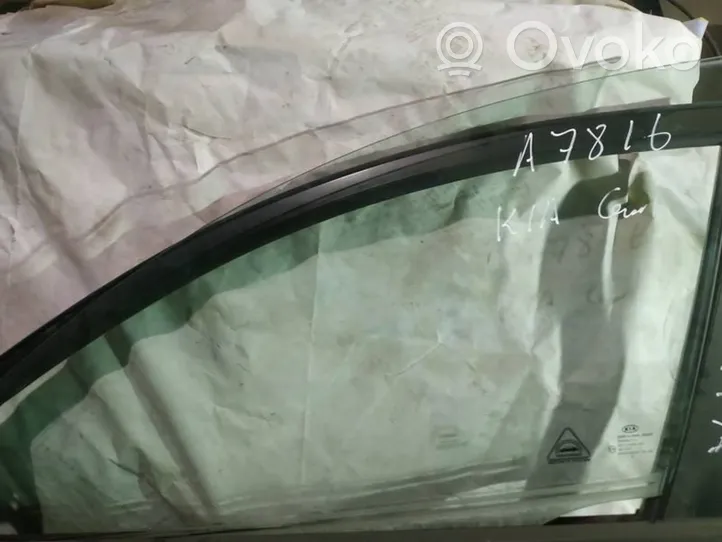 KIA Ceed Основное стекло передних дверей (четырехдверного автомобиля) 